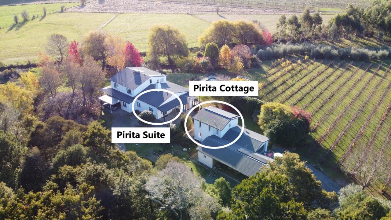 Pirita Vineyard Cottage. Upper Moutere ภายนอก รูปภาพ